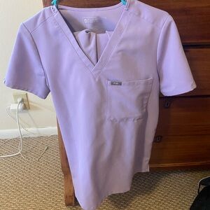 Lilac figs scrubs